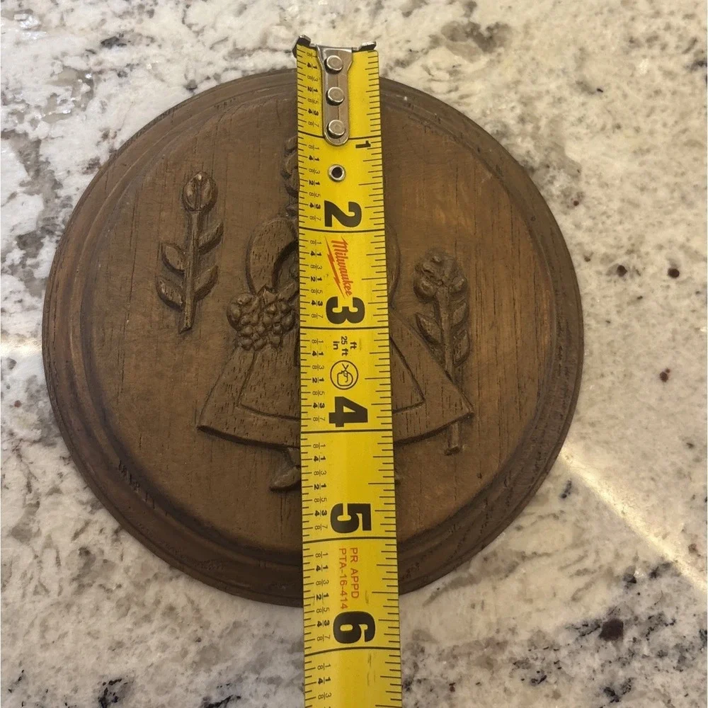 Vintage Resin Dutch Girl Wood Tone Hidden‎ Key Holder Cottage Core Granny Core